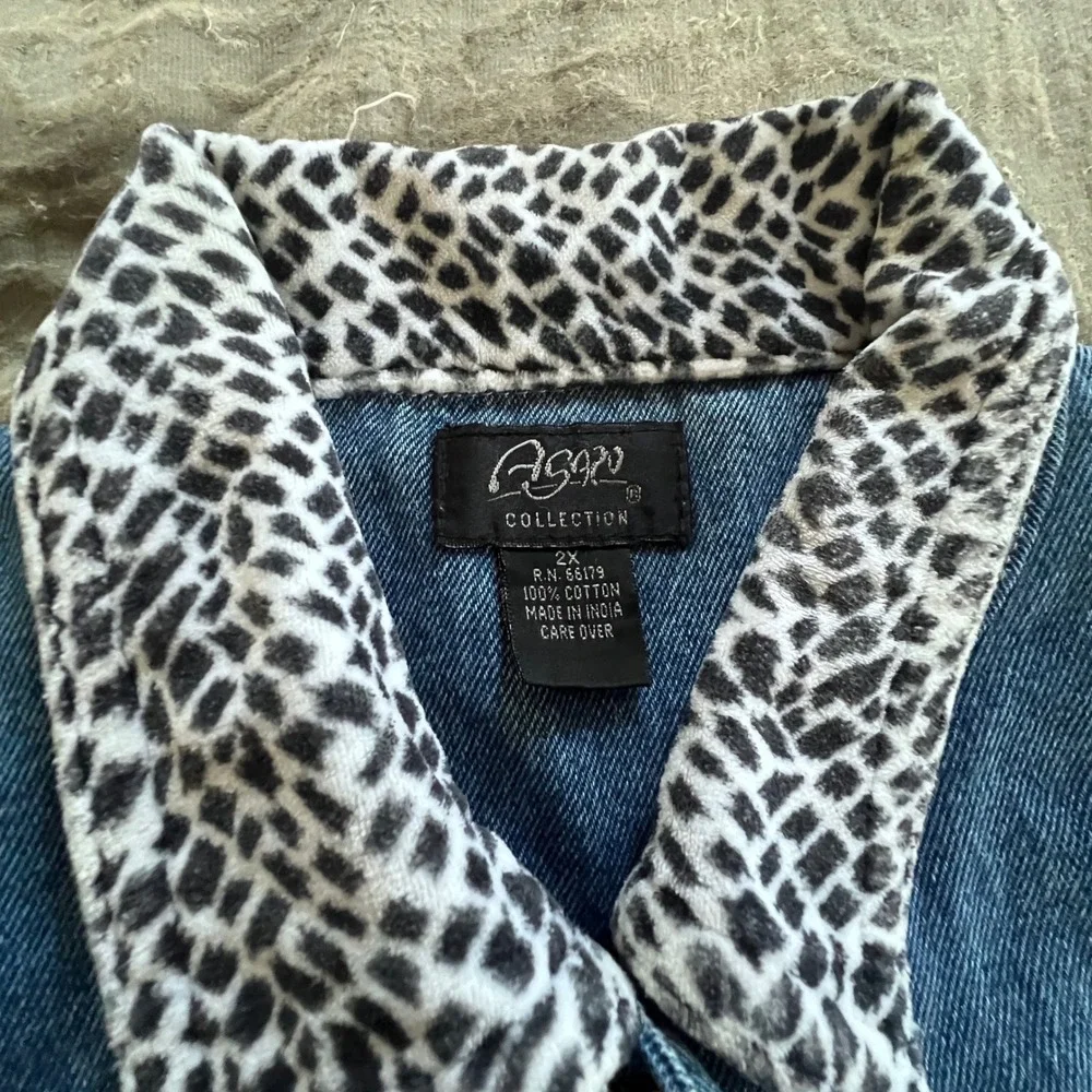 Women's Blue Denim Trucker Button Down Outdoor Jacket Size 2XL Animal Print